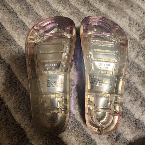 NWOT* CAPE ROBBIN PURPLE METALLIC SLIDE SANDALS - Picture 3 of 6